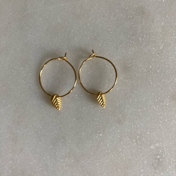 Minimalist Gold Hoop Earrings - Picture 2 of 2